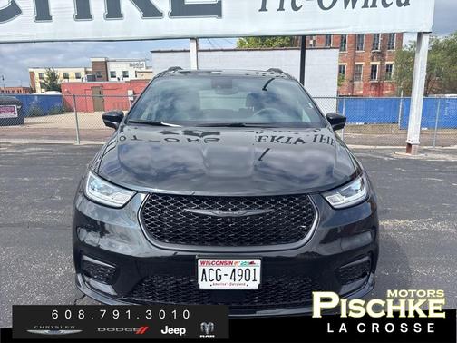 2023 Chrysler Pacifica Touring-L