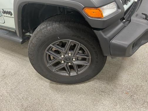 2024 Jeep Wrangler Sport