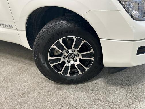 2024 Nissan Titan SV