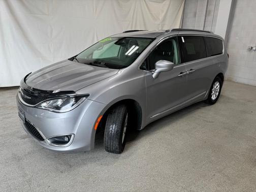 2020 Chrysler Pacifica Touring-L