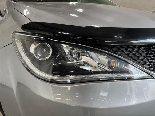2020 Chrysler Pacifica Touring-L
