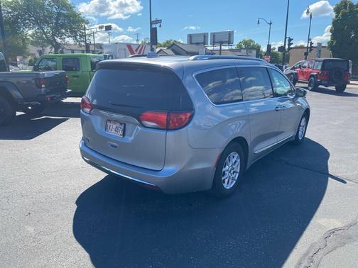 2020 Chrysler Pacifica Touring-L