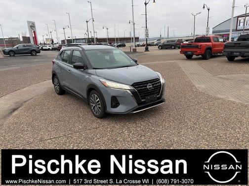 2023 Nissan Kicks SR
