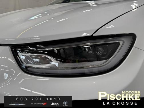 2025 Chrysler Pacifica Hybrid Select