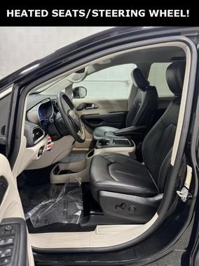 2024 Chrysler Pacifica Touring-L