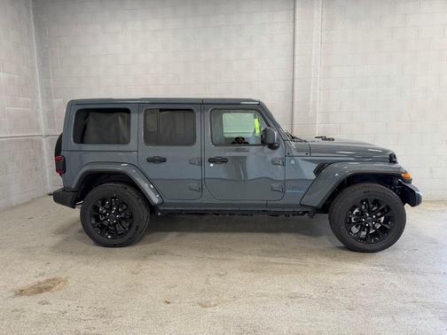 Anvil Clearcoat 2025 Jeep Wrangler 4xe Sahara