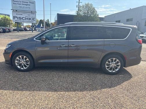 2021 Chrysler Pacifica Touring-L