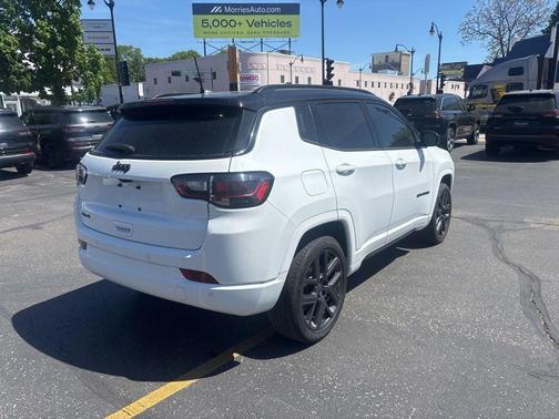 Bright White Clearcoat 2024 Jeep Compass Limited