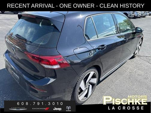 Deep Black Pearl Effect 2022 Volkswagen Golf GTI 2.0T SE