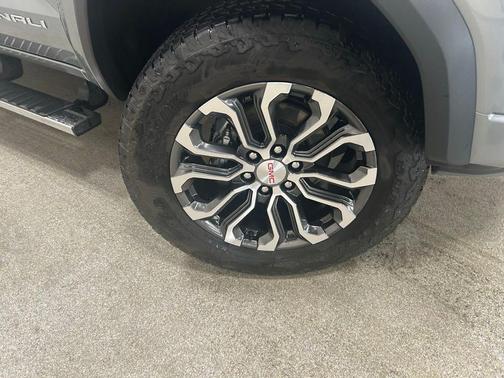 2025 GMC Canyon Denali