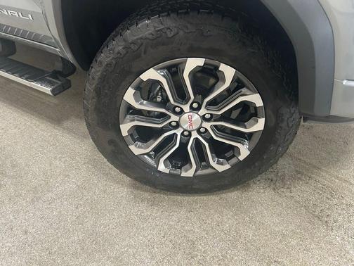 Sterling 2025 GMC Canyon Denali