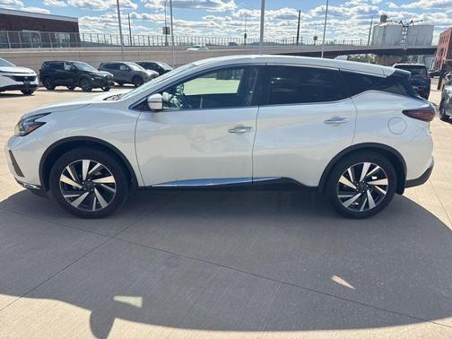 White 2024 Nissan Murano SL