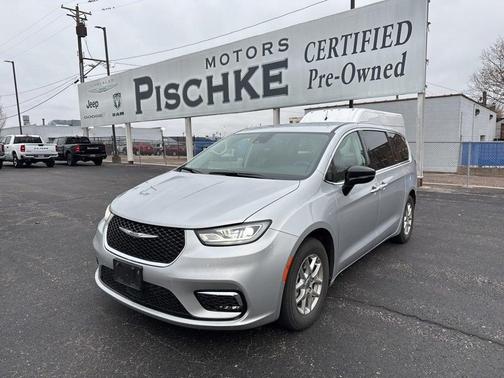 2024 Chrysler Pacifica Touring-L