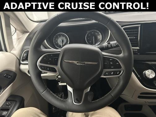 2024 Chrysler Pacifica Touring-L