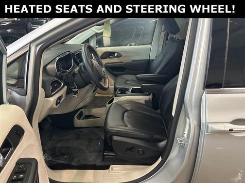 2024 Chrysler Pacifica Touring-L