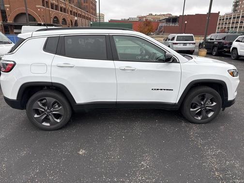 2022 Jeep Compass Latitude Lux