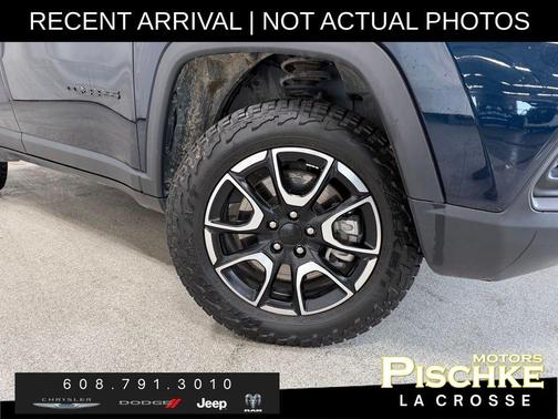 Fathom Blue Pearlcoat 2024 Jeep Compass Trailhawk