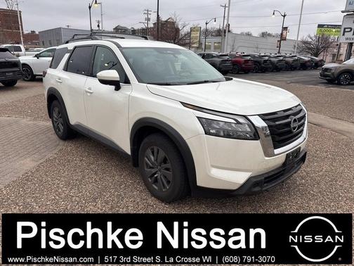 2024 Nissan Pathfinder SV