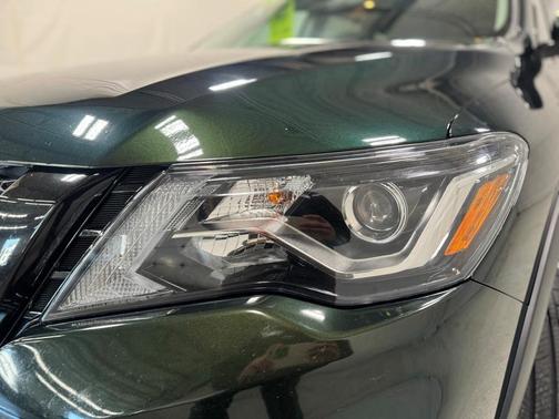 2020 Nissan Pathfinder SV