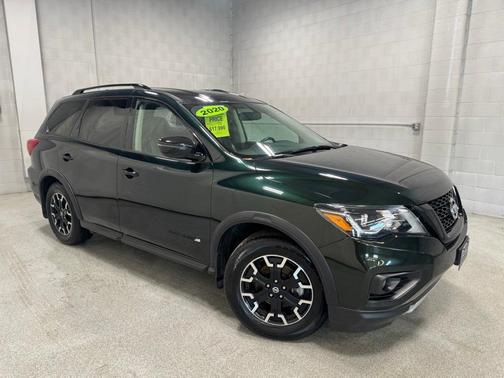 2020 Nissan Pathfinder SV