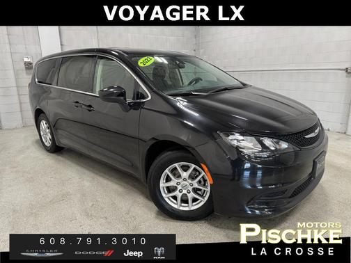 2022 Chrysler Voyager LX