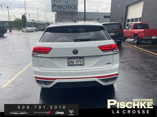2022 Volkswagen Atlas Cross Sport 2.0T SEL R-Line