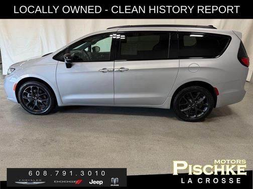 Silver Mist Clearcoat 2023 Chrysler Pacifica Limited
