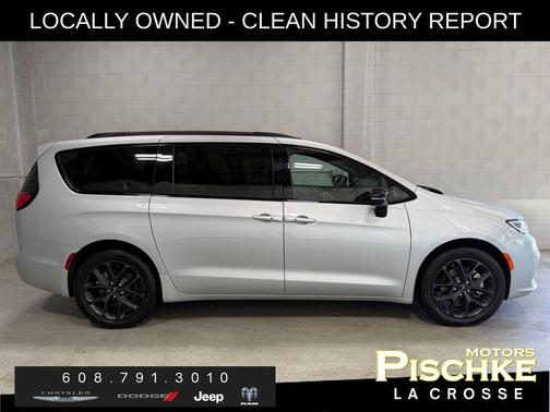 Silver Mist Clearcoat 2023 Chrysler Pacifica Limited