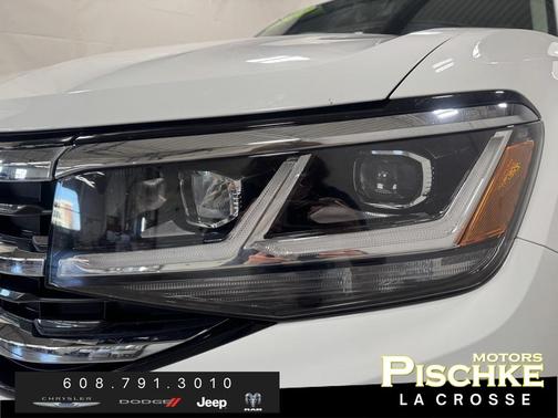 2022 Volkswagen Atlas 3.6L SE w/Technology