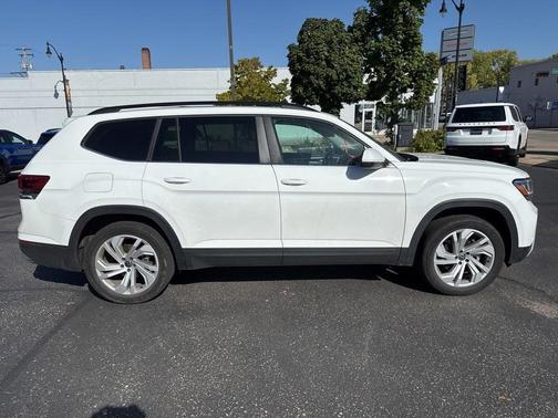 2022 Volkswagen Atlas 3.6L SE w/Technology