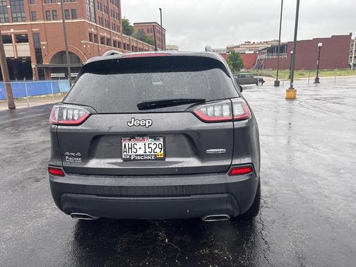 2022 Jeep Cherokee Latitude Lux