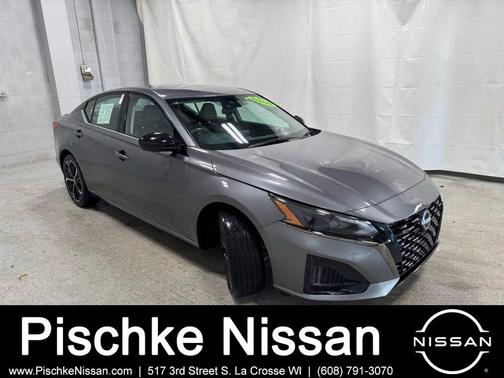 2025 Nissan Altima SR