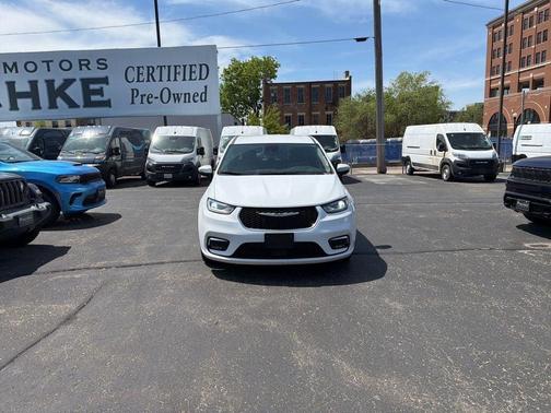 Bright White Clearcoat 2023 Chrysler Pacifica Touring-L