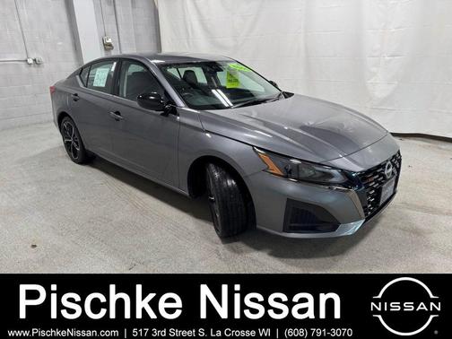 2025 Nissan Altima SR