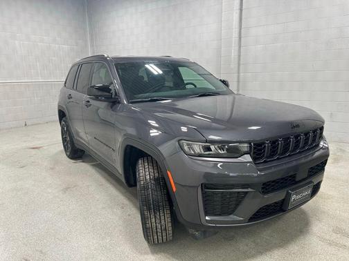 2026 Jeep Grand Cherokee Laredo