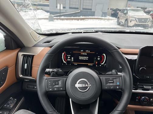 2025 Nissan Pathfinder Platinum