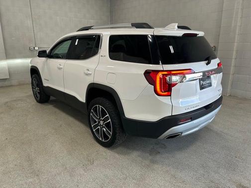 2021 GMC Acadia SLT