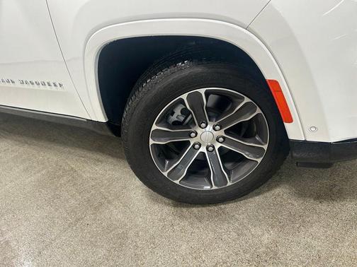 Bright White Clearcoat 2024 Jeep Grand Wagoneer Base