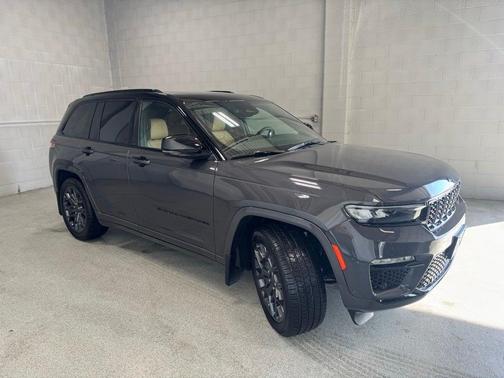 2025 Jeep Grand Cherokee Summit