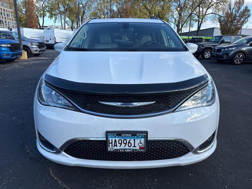 2020 Chrysler Pacifica Touring-L