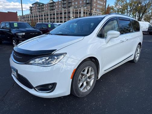 2020 Chrysler Pacifica Touring-L