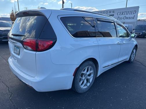 2020 Chrysler Pacifica Touring-L
