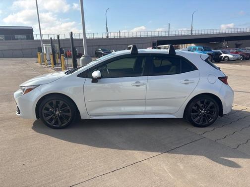 2023 Toyota Corolla Hatchback XSE