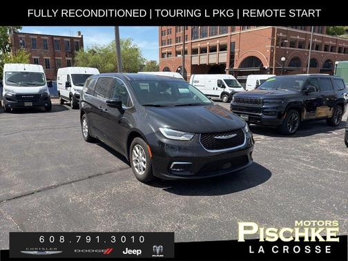 Brilliant Black Crystal Pearlcoat 2023 Chrysler Pacifica Touring-L