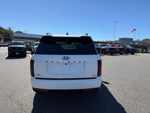Creamy White Pearl 2027 Hyundai Palisade Hybrid Calligraphy Black Ink