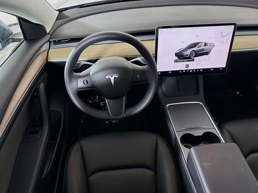 Gray 2022 Tesla Model 3 Long Range