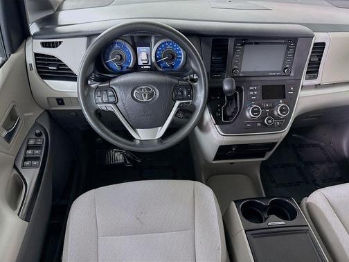 Alumina Jade Metallic 2020 Toyota Sienna LE