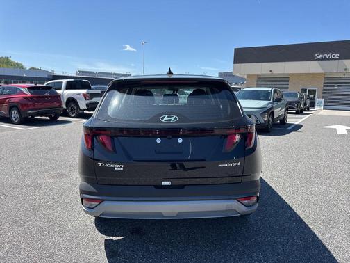Ash Black 2026 Hyundai TUCSON Hybrid Blue SE