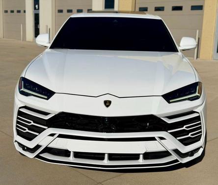 2021 Lamborghini Urus 