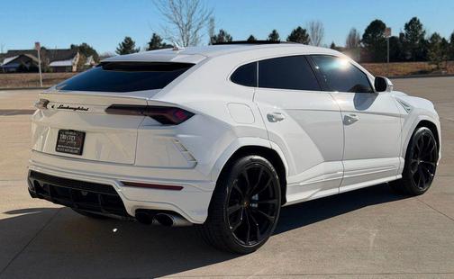 2021 Lamborghini Urus 